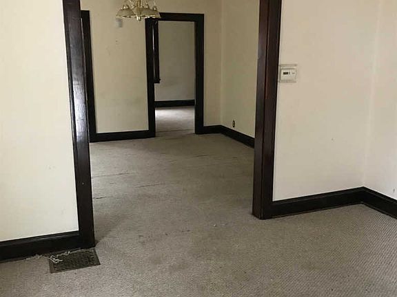 4th image of 3670 Vine St