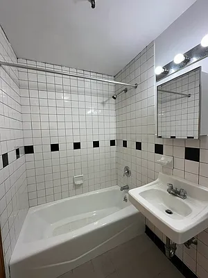 Rented by Voro, LLC | media 7