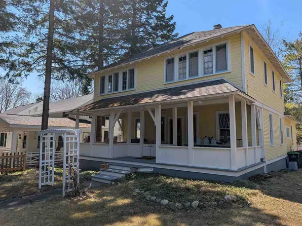 1264 Fern Ave, Harbor Springs, MI 49740