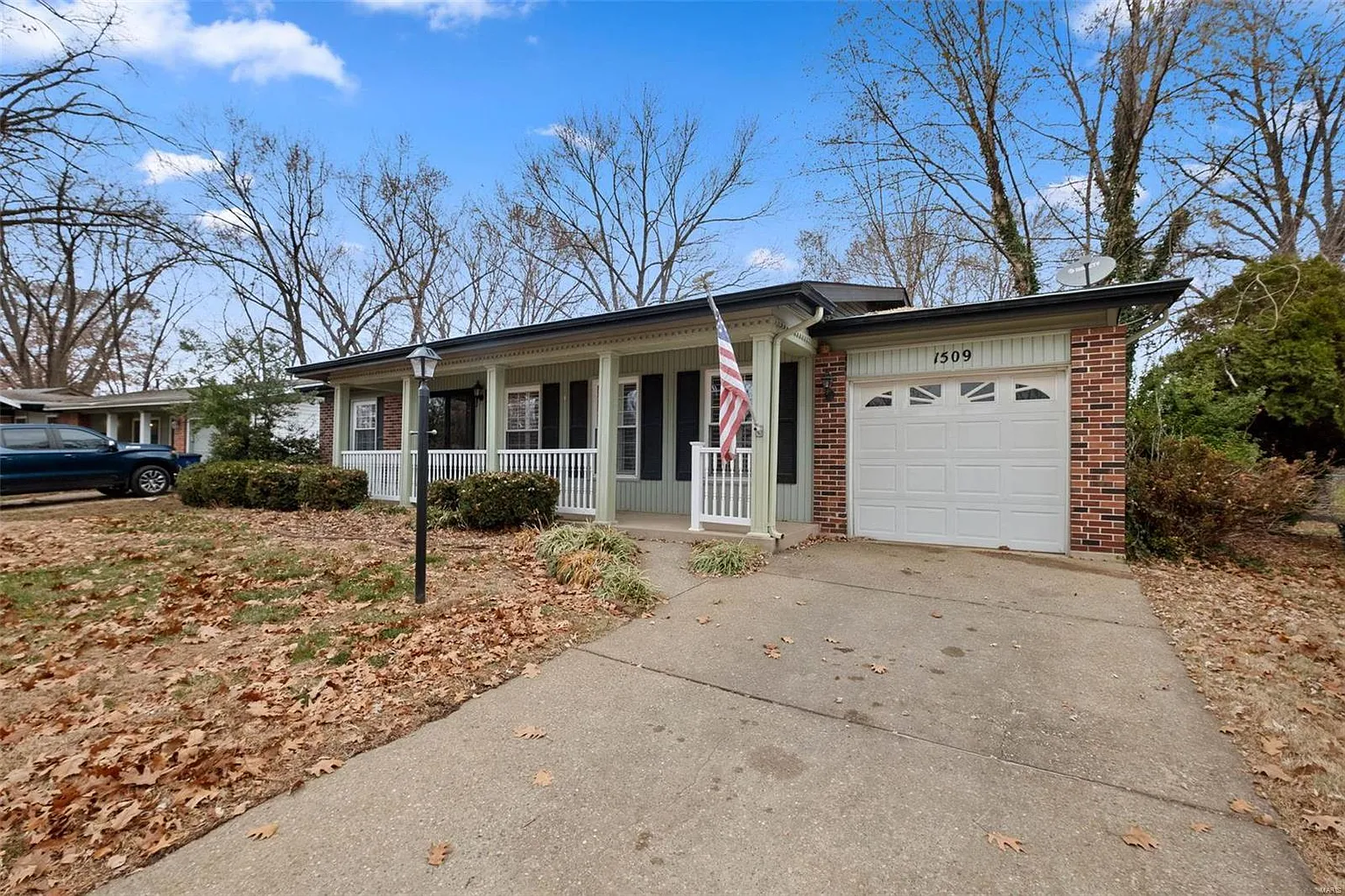 1509 Brenthaven Ln photo 1