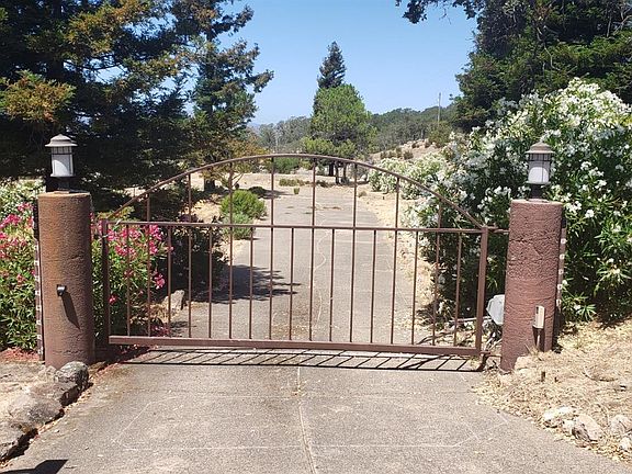 2nd image of 2075 Atlas Peak Road