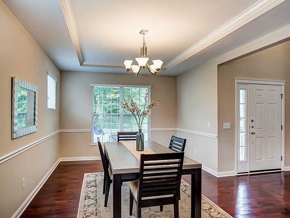 3rd image of 6072 Braymoore Dr
