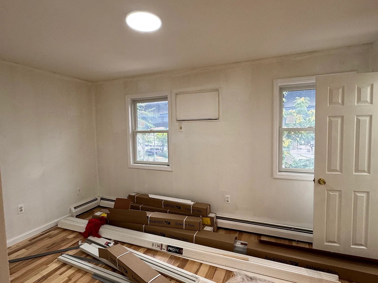 3 bed, 1200 sqft, $3,777 — Photo 2