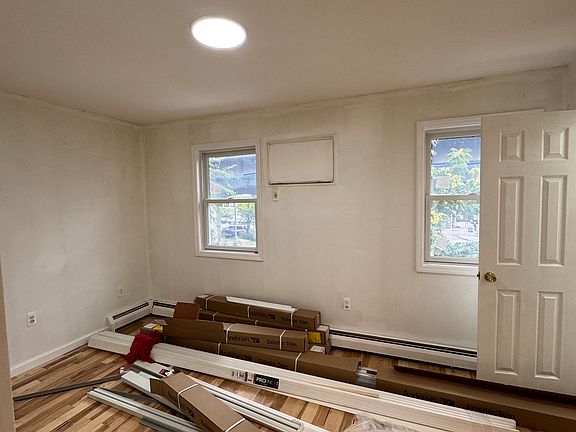 2nd image of 5725 Arverne Blvd Floor 2