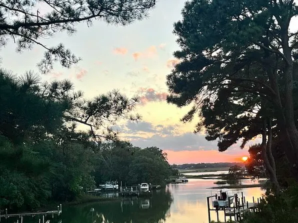 2031 Ridge End Rd, Virginia Beach, VA 23454