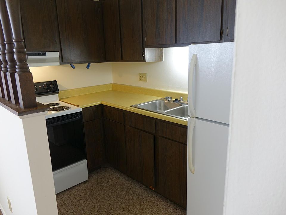2nd image of 140 Northwood St