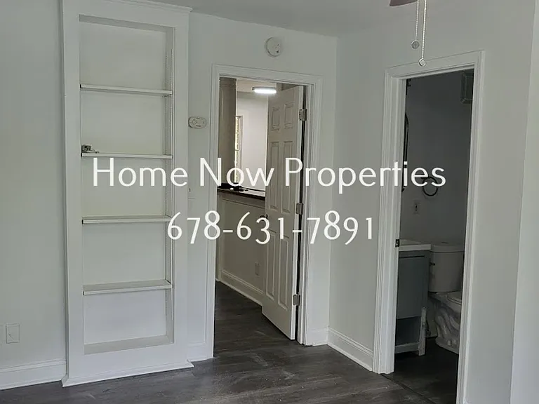 Maple Place Apartments — Photo 11