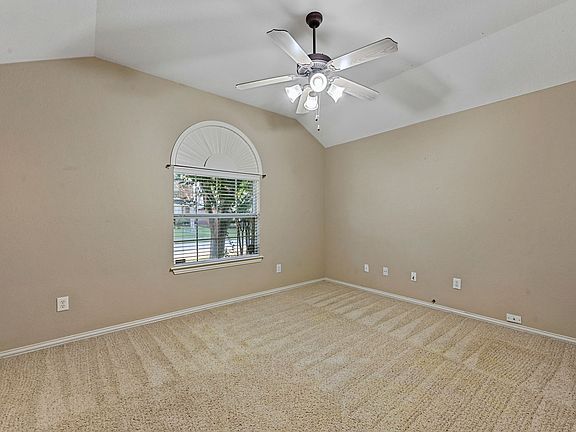 3rd image of 11962 Henderson Dr