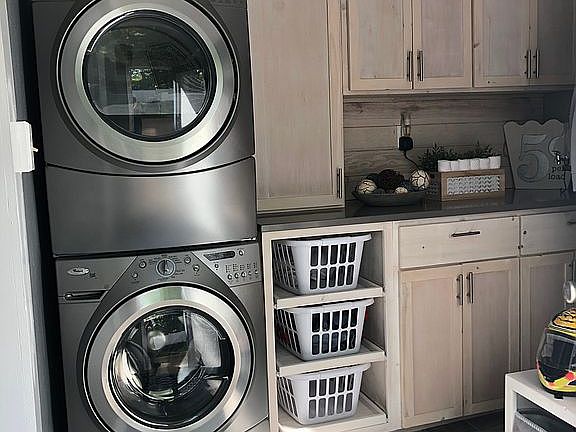 2nd image of 108 Mimosa Ave