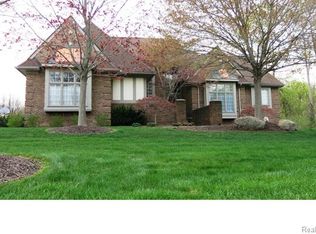 9600 Wellington Dr, Plymouth, MI 48170