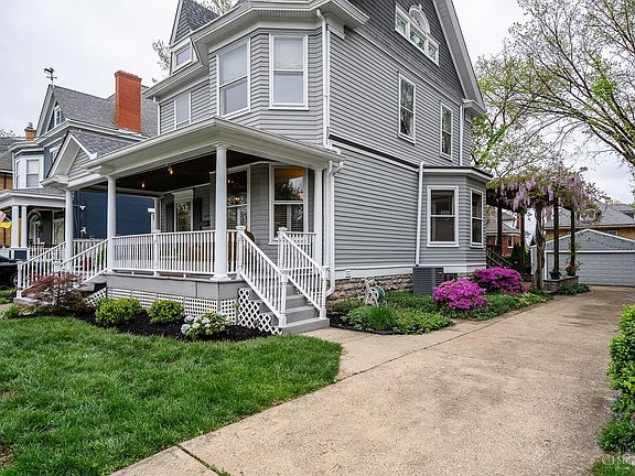 3rd image of 3580 Mooney Ave