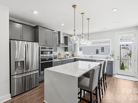 3rd image of 4118 Polluck Way