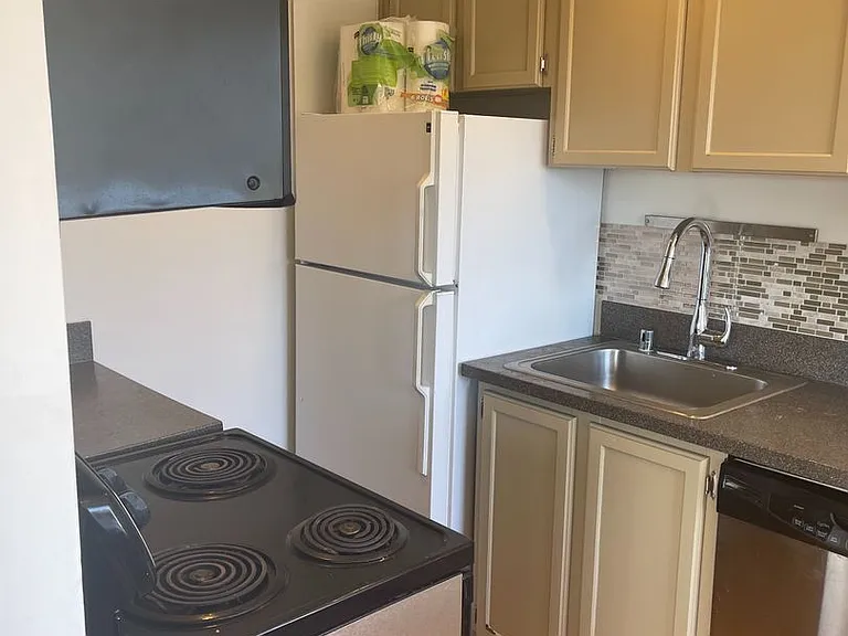 1800 Taylor Ave N #2 — Photo 4