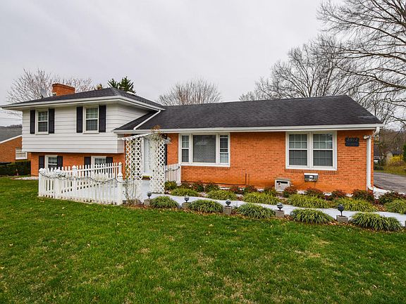 2nd image of 2912 Glenmont Dr