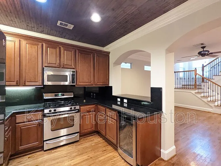 5130 Scotland St — Photo 11