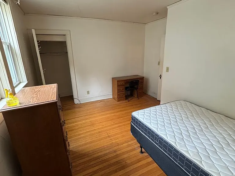 128 W Gilman St — Photo 30