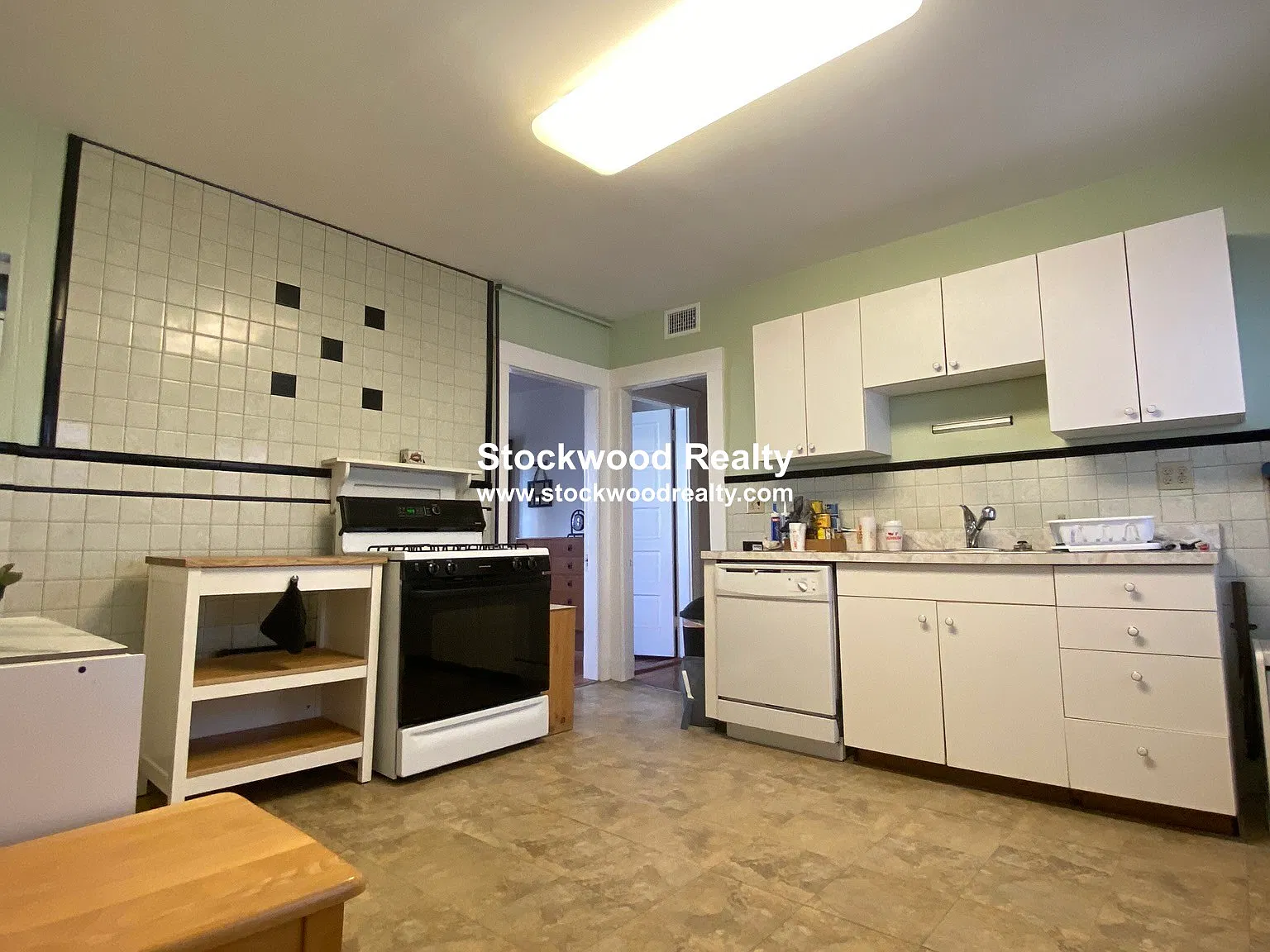 2 bed, 1.0 bath, $2,250 — Photo 2