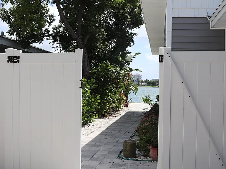 8635 Boca Ciega Dr — Photo 3