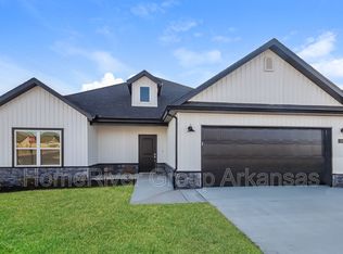 1001 Pebble Pass, Centerton, AR 72719