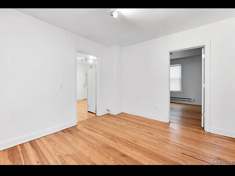 3166 Hanley St — Photo 2