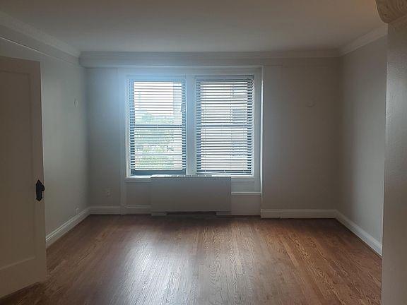 2nd image of 15 E Kirby St APT 622
