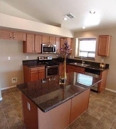 3rd image of 761 W Dexter Way