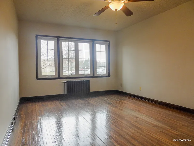 1514 E Long St — Photo 10