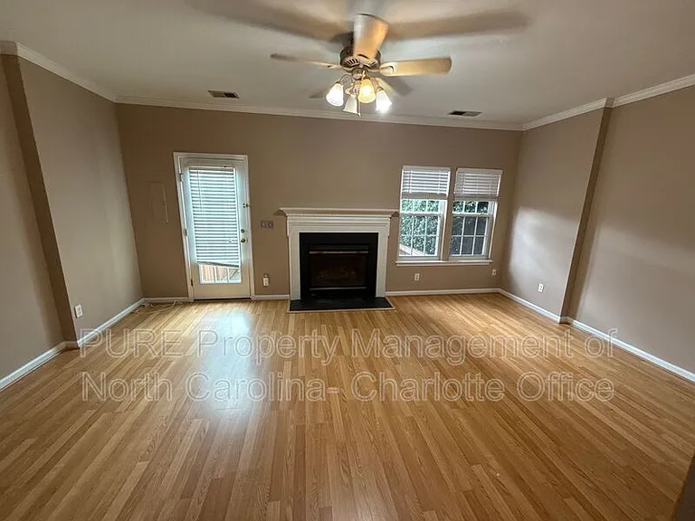 17811 Delmas Dr — Photo 9
