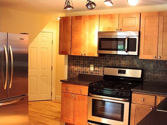 5th image of 155 Maple Street