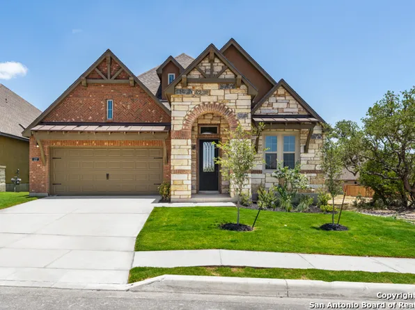 127 gallant fox, Castroville, TX 78009