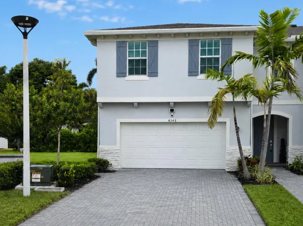 4345 Pond Lily Ln, Lake Worth, FL 33467