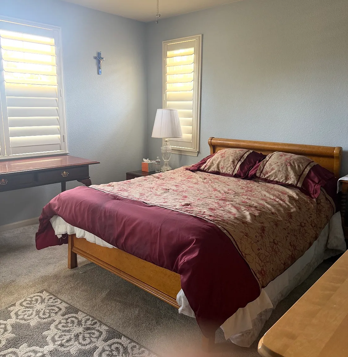 5 bed, 3262 sqft, $1,000 — Photo 2