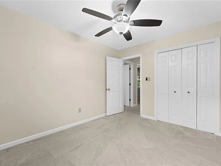 4496 Windsor Oaks Dr — Photo 40
