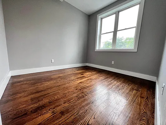 Rented by ERNY LLC | media 18