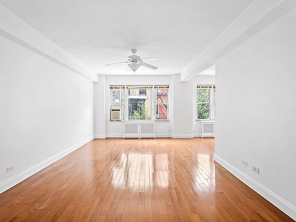 3rd image of 135 Willow St APT 203