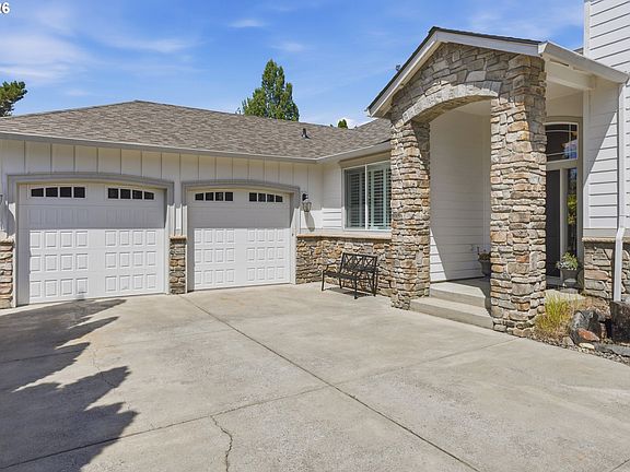2nd image of 16001 NE 26th Ct
