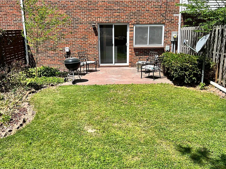 523 Garden Ct — Photo 21
