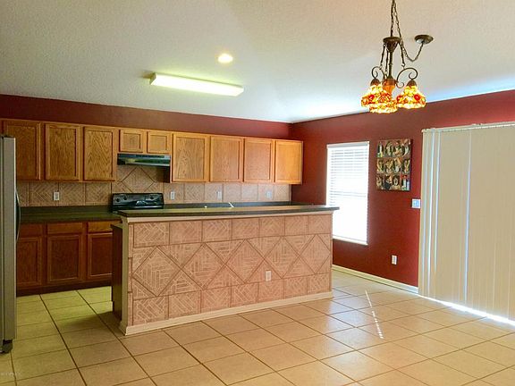 5th image of 782 Martin Lakes Dr E