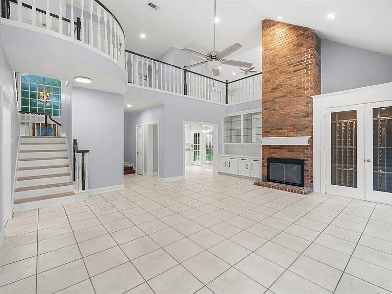 3622 Springhill Ln — Photo 18