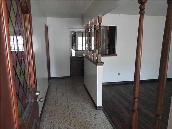 4th image of 404 SW 65th St