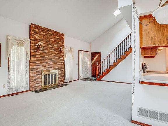 3rd image of 55666 Whippoorwill Ct
