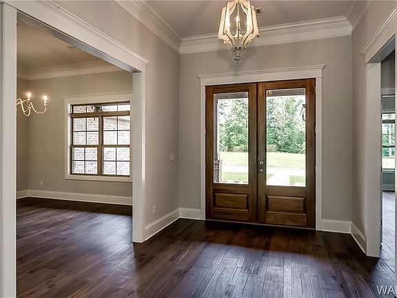 3rd image of 4000 Churchill Ln