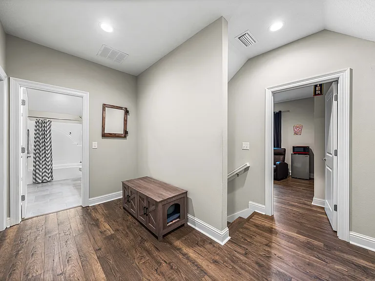 Upstairs Landing (Previously Furnished)