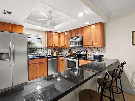 4th image of 400 18th Street #B6
