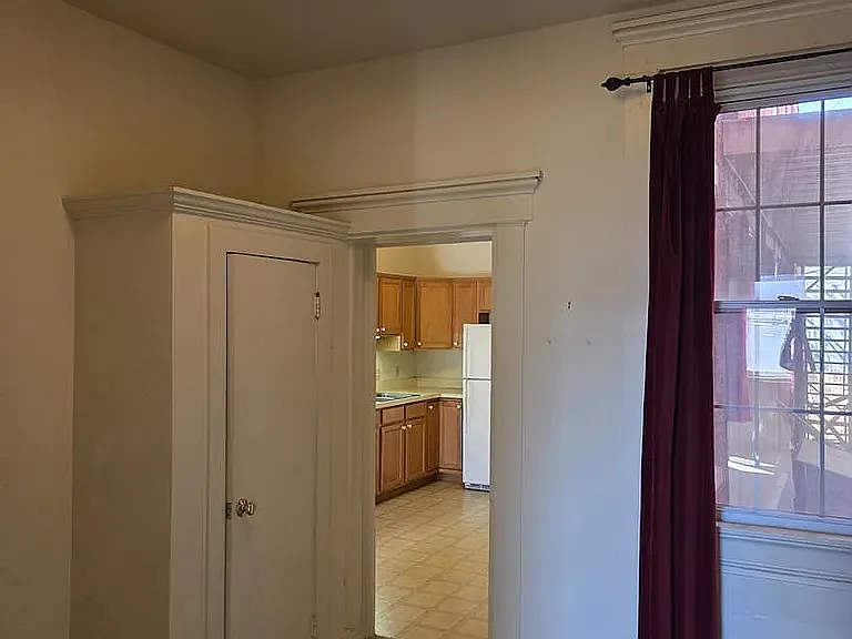 415 W King St — Photo 14