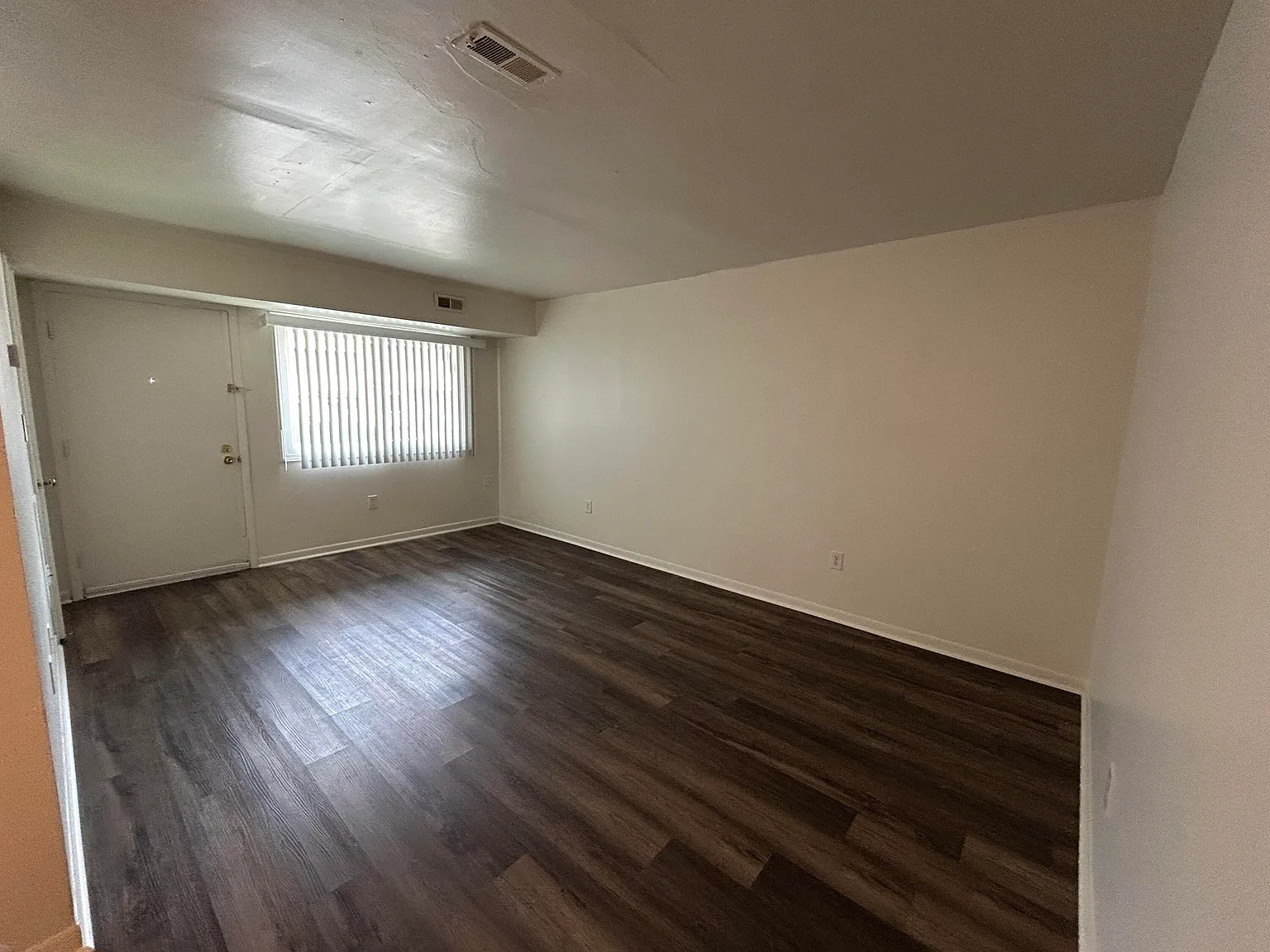 1 bed, 1.0 bath, 700 sqft, $1,000 — Photo 3