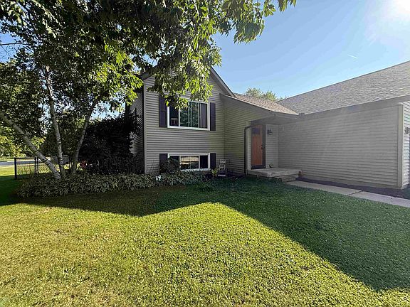 4th image of 521 Sleepy Hollow Ln