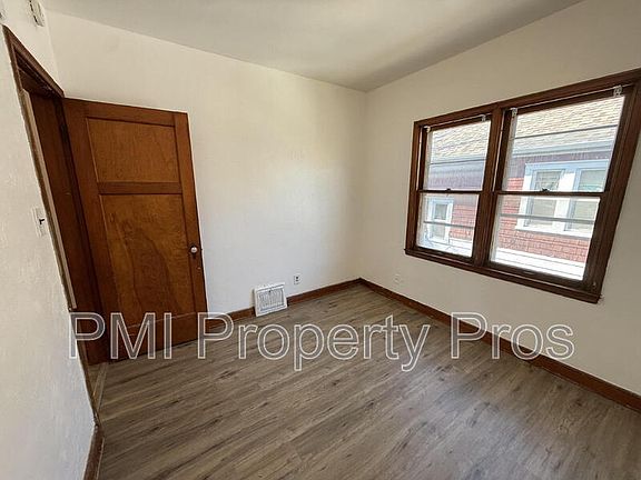 5th image of 2821A N 57th St