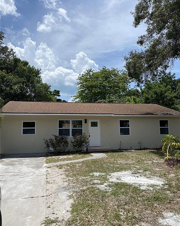 1st image of 1524 Young Ave