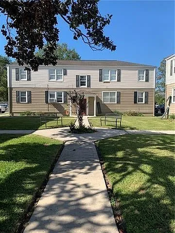 124 Helios Ave